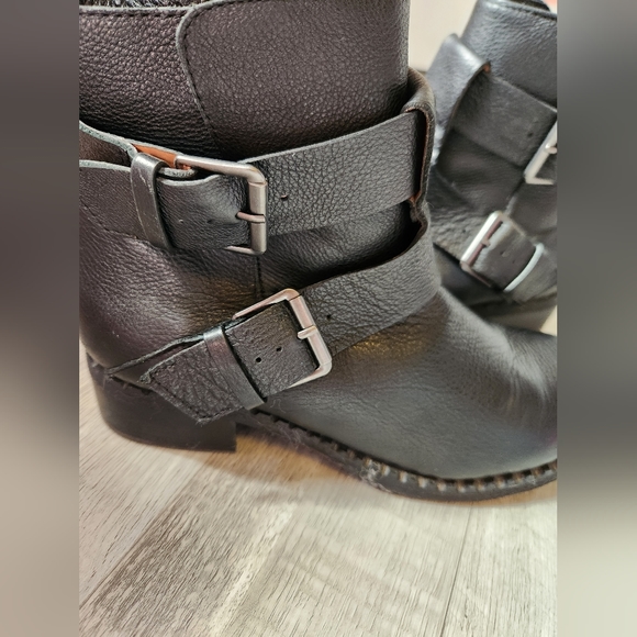 Gentle Souls By Kenneth Cole Best Of Moto Leather Ankle Black Booties Size 6.5 - Picture 6 of 9
